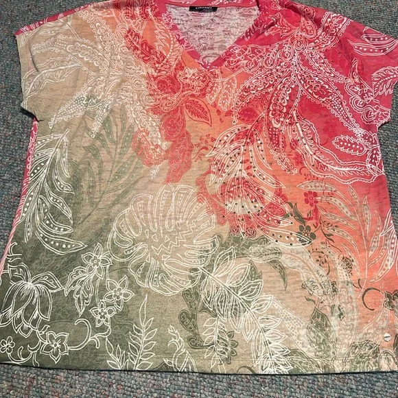 Red and Pink Patterned T-Shirts from Olsen size large - Picture 7 of 14